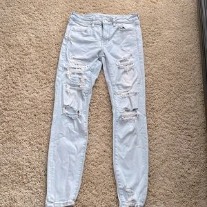 Size 6 American Eagle light washed ripped jeans